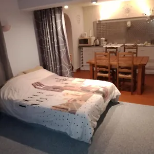 https://studio-chez-lhabitant.hotels-rhonealpes.com