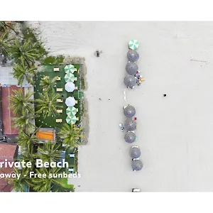 Hotel Hoa Co - Garden & Poolview
